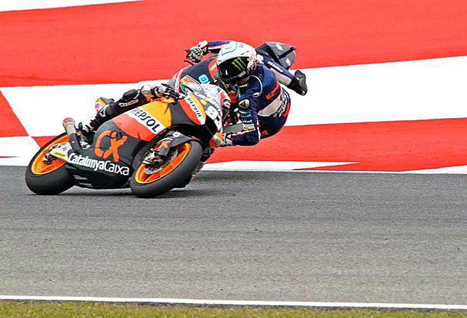 En Montmel�, M�rquez tir� sin querer a Pol Espargar�, pero fue una acci�n pol�mica que dio mucho que hablar.