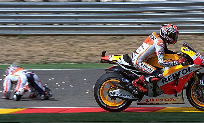 El momento m�s caliente de 2013 fue la ca�da de Pedrosa en Arag�n cuando M�rquez le rompi� sin querer el cable del control de tracci�n.