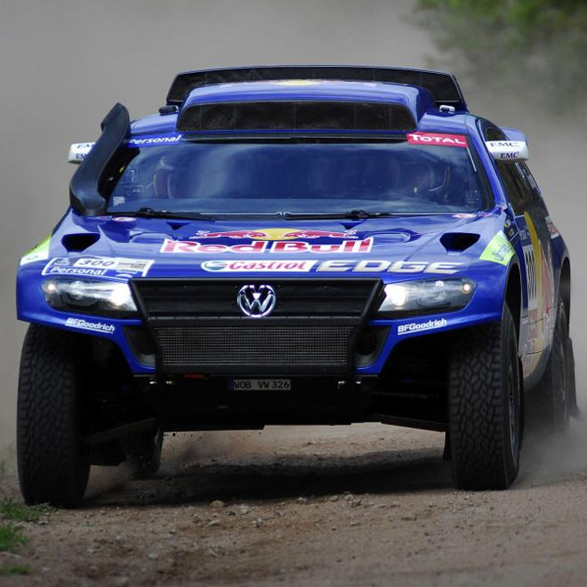 El piloto espa�ol de Volkswagen gan� la segunda etapa del Dakar 2011 por delante del qatar� Nasser Al Attiyah (Volkswagen) y sigue l�der en la clasificaci�n general de coches.