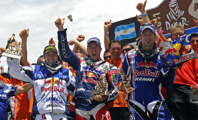 Marc Coma y Cyril Despres estuvieron acompa�ados en el podio por el portugu�s Helder Rodrigues, que aprovech� un problema mec�nico del chileno Francisco 'Chaleco' L�pez, en la �ltima jornada, para subirse al caj�n.