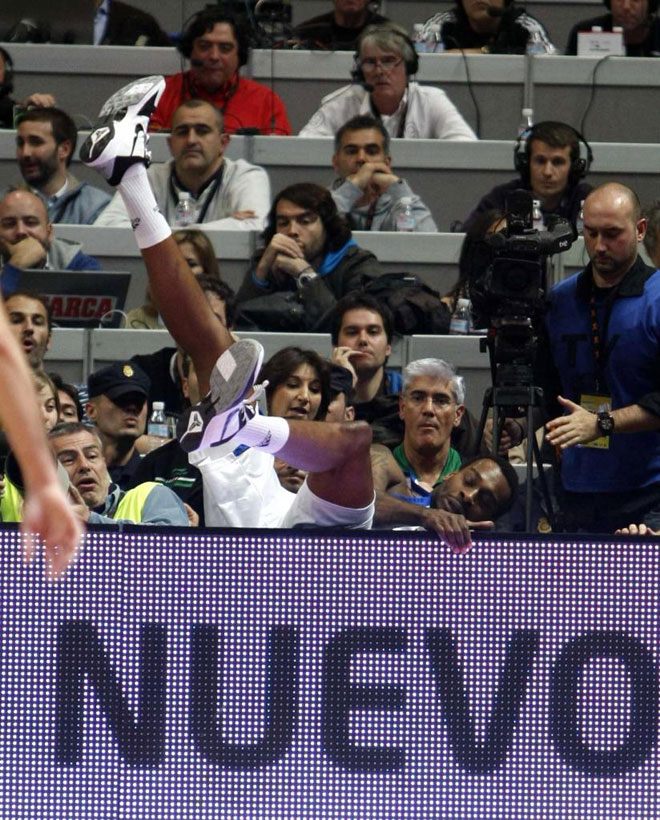 El prestigioso objetivo de Rafa Casal, para muchos uno de los mejores fot�grafos de baloncesto del mundo, nos descubre algunas de las mejores im�genes de la primera jornada de la Copa del Rey.