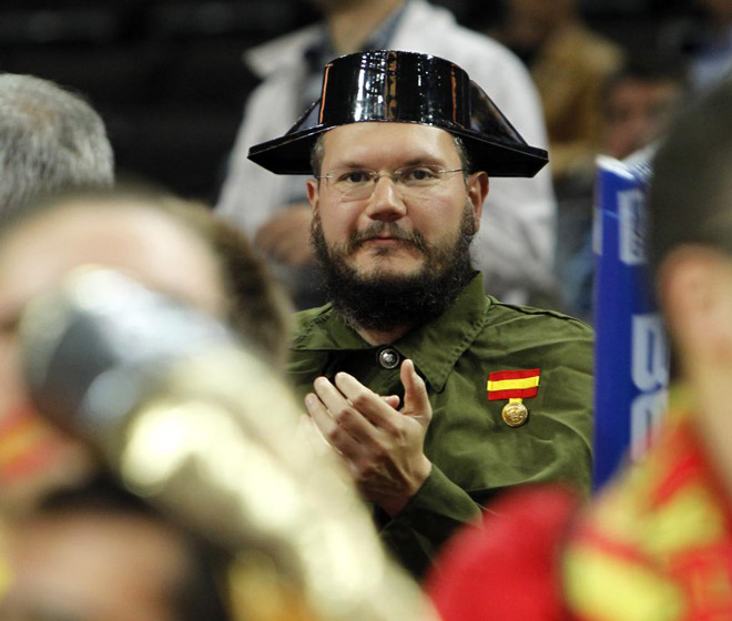 Tras casi tres semanas de Eurobasket el objetivo de Rafa Casal ha disparado cientos de maravillosas fotos. En esta fotogaler�a recopilamos su particular mirada indiscreta de la cita lituana.