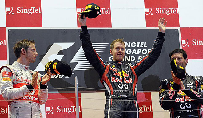 Otra vez en lo m�s alto. Vettel consigui� en el trazado de Singapur el noveno triunfo de 2011.