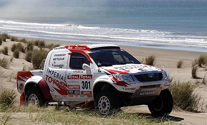 Con un paisaje a�n cercano al mar, fueron pasando los pilotos, entre ellos uno de los favoritos, De Villiers.