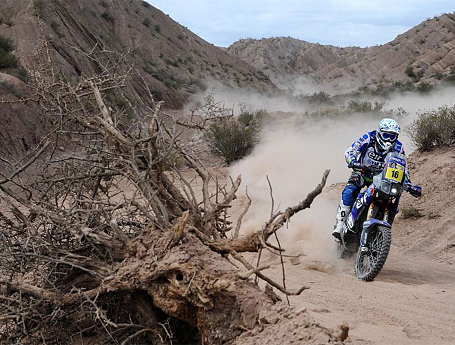 El piloto espa�ol gan� la cuarta etapa y est� a algo m�s de ocho minutos de Despres. Sigue su remontada.