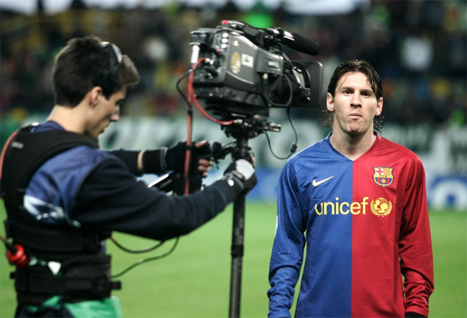 Ya asentado en el primer equipo, Messi comenz� a coger m�s y m�s protagonismo. Hoy es un icono del Bar�a y del f�tbol mundial.