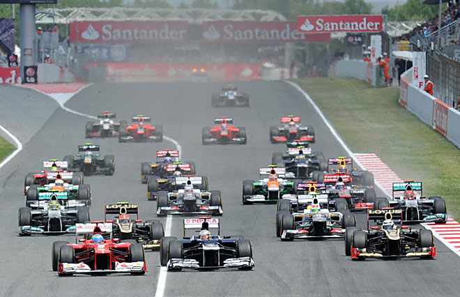 Maldonado sal�a primero y Alonso segundo pero el asturiano atac� al venezolano desde que el sem�foro se puso verde.