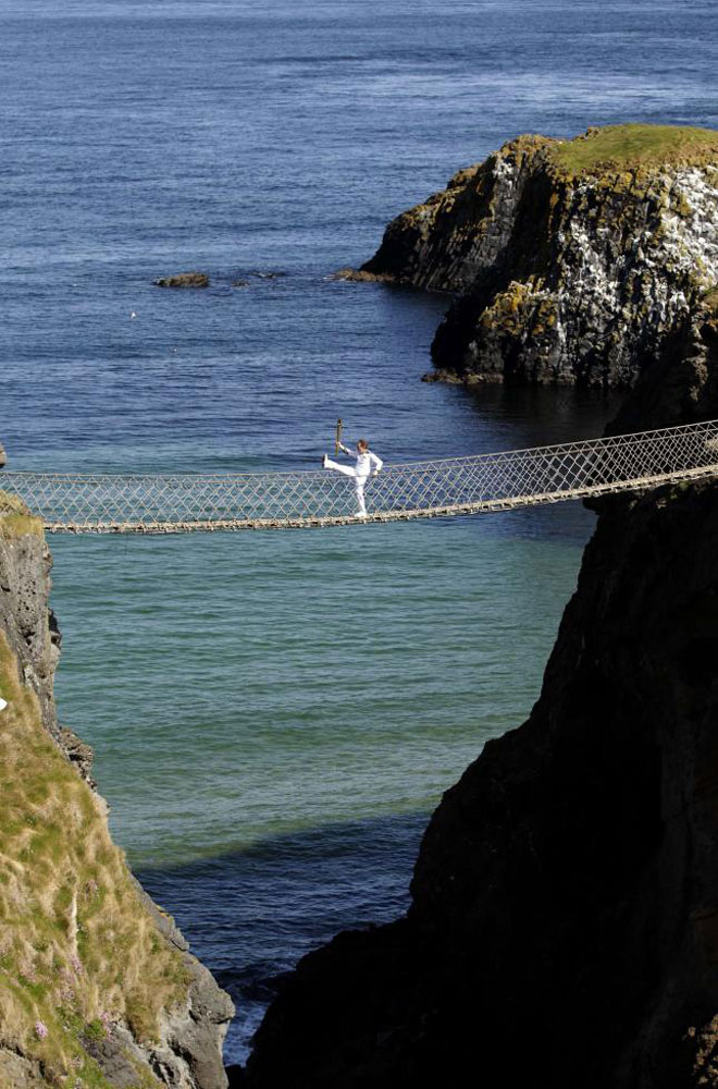 04/06/2012: Espectacular puente colgante.