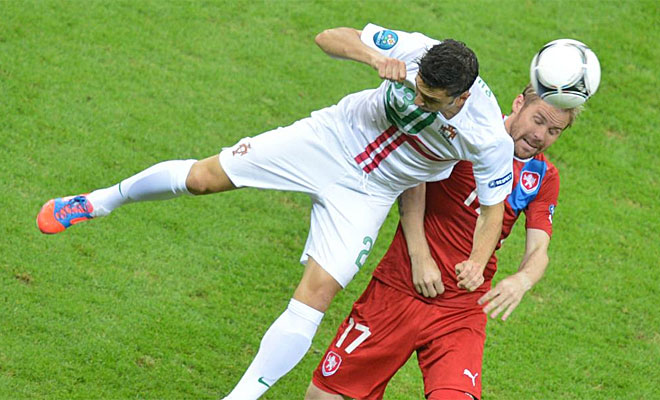 El luso se mostr� muy metido en el partido, luch� todos los balones divididos.