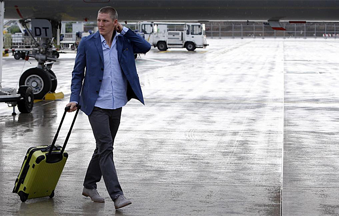La expedici�n alemana lleg� este viernes al aeropuerto de Frankfurt despu�s de ser eliminada en la semifinal de la Eurocopa contra Italia.