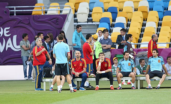 Los jugadores prepararon la final sobre el c�sped del Ol�mpico de Kiev.