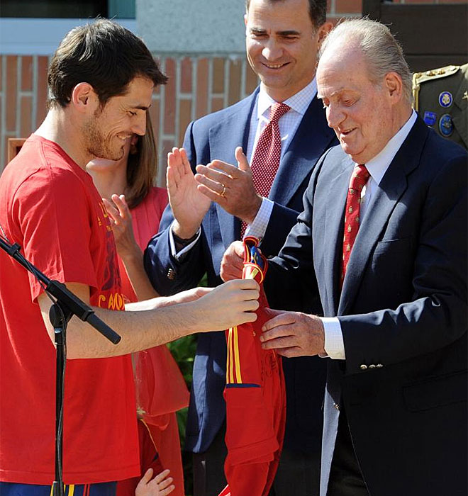 Su Majestad el Rey Juan Carlos recibi� a los jugadores de la Selecci�n en La Zarzuela.