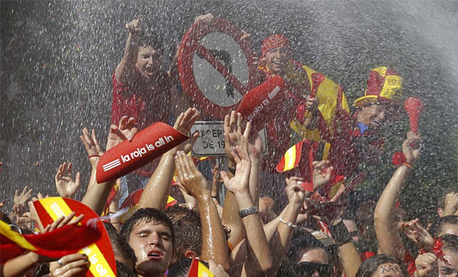 Miles de personas celebraron el t�tulo de campeones de Europa.