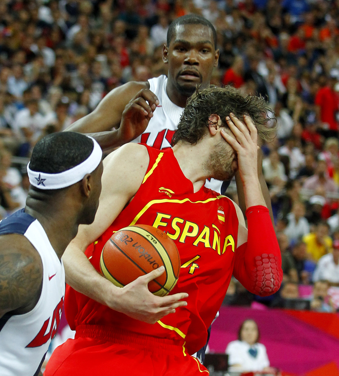 Espa�a y Estados Unidos volvieron a ofrecer uno de los mejores espect�culos nunca visto en una cancha. El equipo espa�ol puso contra las cuerdas al Dream Team, que acab� por frenar a golpes al equipo espa�ol.