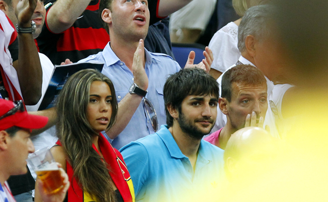 Espa�a y Estados Unidos volvieron a ofrecer uno de los mejores espect�culos nunca visto en una cancha. Uno de los que no pudo estar en la cancha fue Ricky Rubio, que anim� a sus compa�eros desde la grada junto a otro ex de la selecci�n, Jordi Trias.