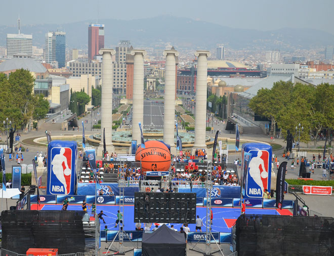 La NBA lleg� a Barcelona con un evento exclusivamente para las jugadoras femeninas a partir de los 17 a�os como parte del compromiso de la NBA con el baloncesto femenino. Un total de m�s de 150 equipos y 500 participantes.