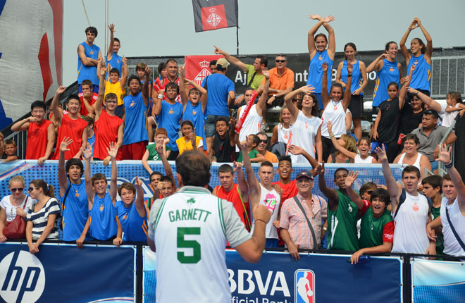 La NBA lleg� a Barcelona con un evento exclusivamente para las jugadoras femeninas a partir de los 17 a�os como parte del compromiso de la NBA con el baloncesto femenino. Un total de m�s de 150 equipos y 500 participantes.