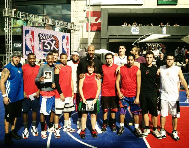 Bruce Bowen, uno de los maestros defensivos de la historia de la NBA, fue el padrino de lujo del NBA 3X Tour que se disput� en La Coru�a.