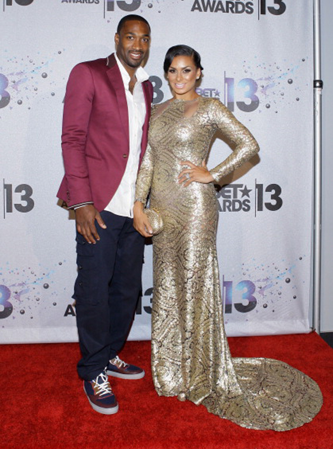 El jugador Gilbert Arenas acudi� a la entrega de los Premios Bet acompa�ado por la conocida Laura Govan.