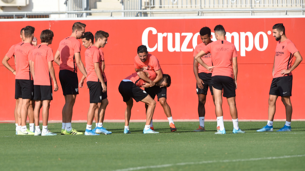 Sevilla FC: Cuatro canteranos en el entrenamiento del Sevilla | Marca.com