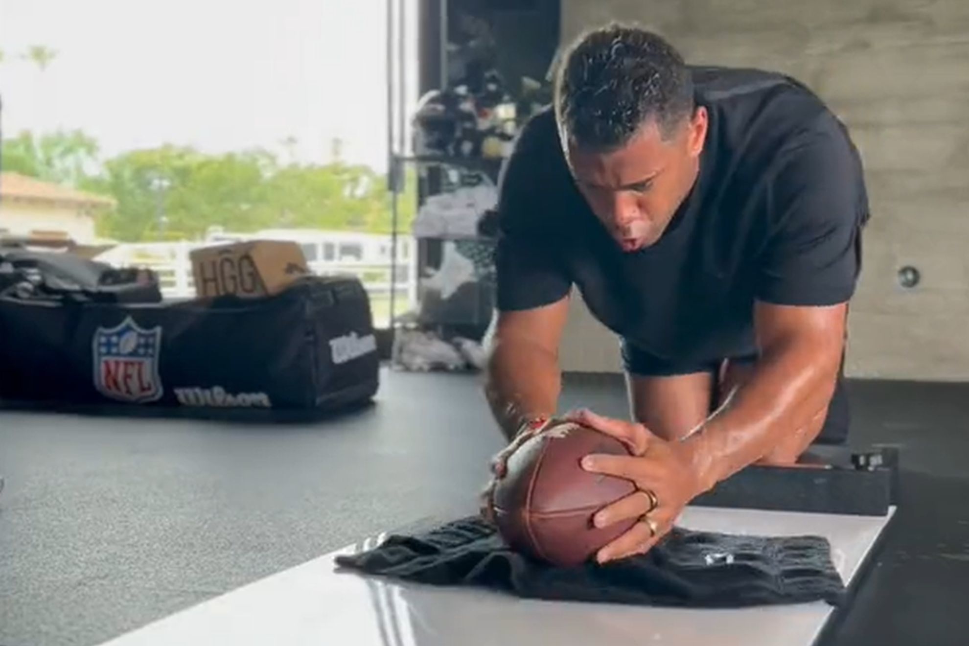 Russell Wilson Workout Routine Russell Wilson reveals the secret behind his big physical change ahead ...