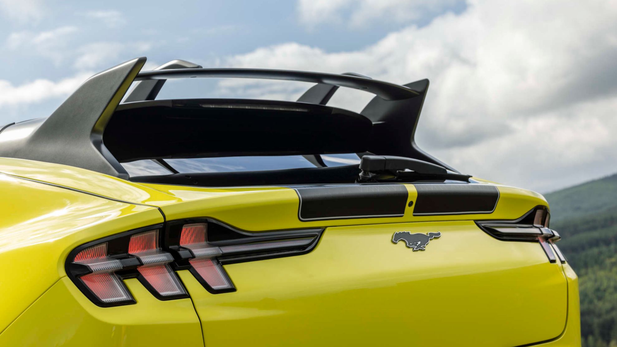 A Ford já experimentou a esportividade off-road com o Mustang Mach-E Rally... mas ainda timidamente.