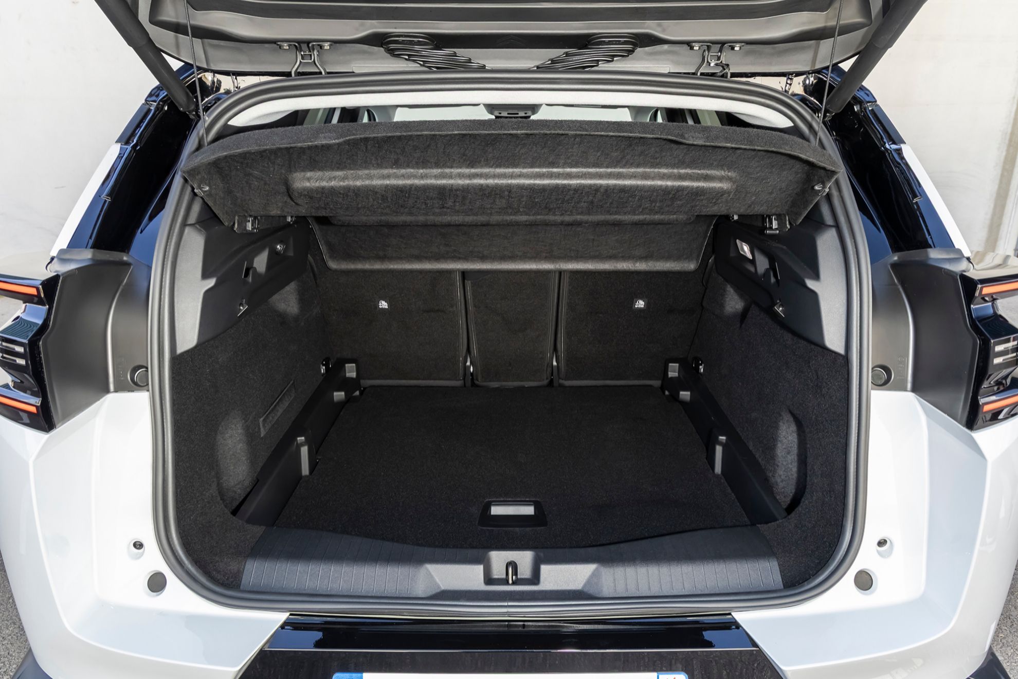 O porta-malas do C5 Aircross tem capacidade para 565 litros. Não haverá versão com sete lugares.